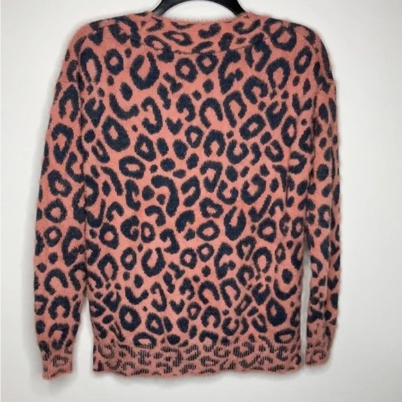 Ann Taylor leopard print so soft peach grey sweater S - Picture 6 of 8